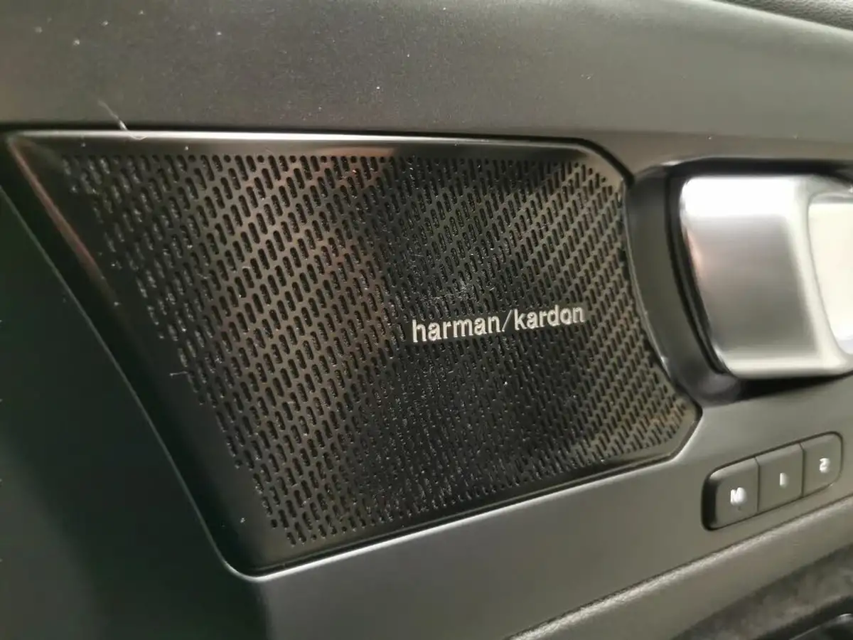 2022-volvo-c40-e-twin-recharge-pro-big-5