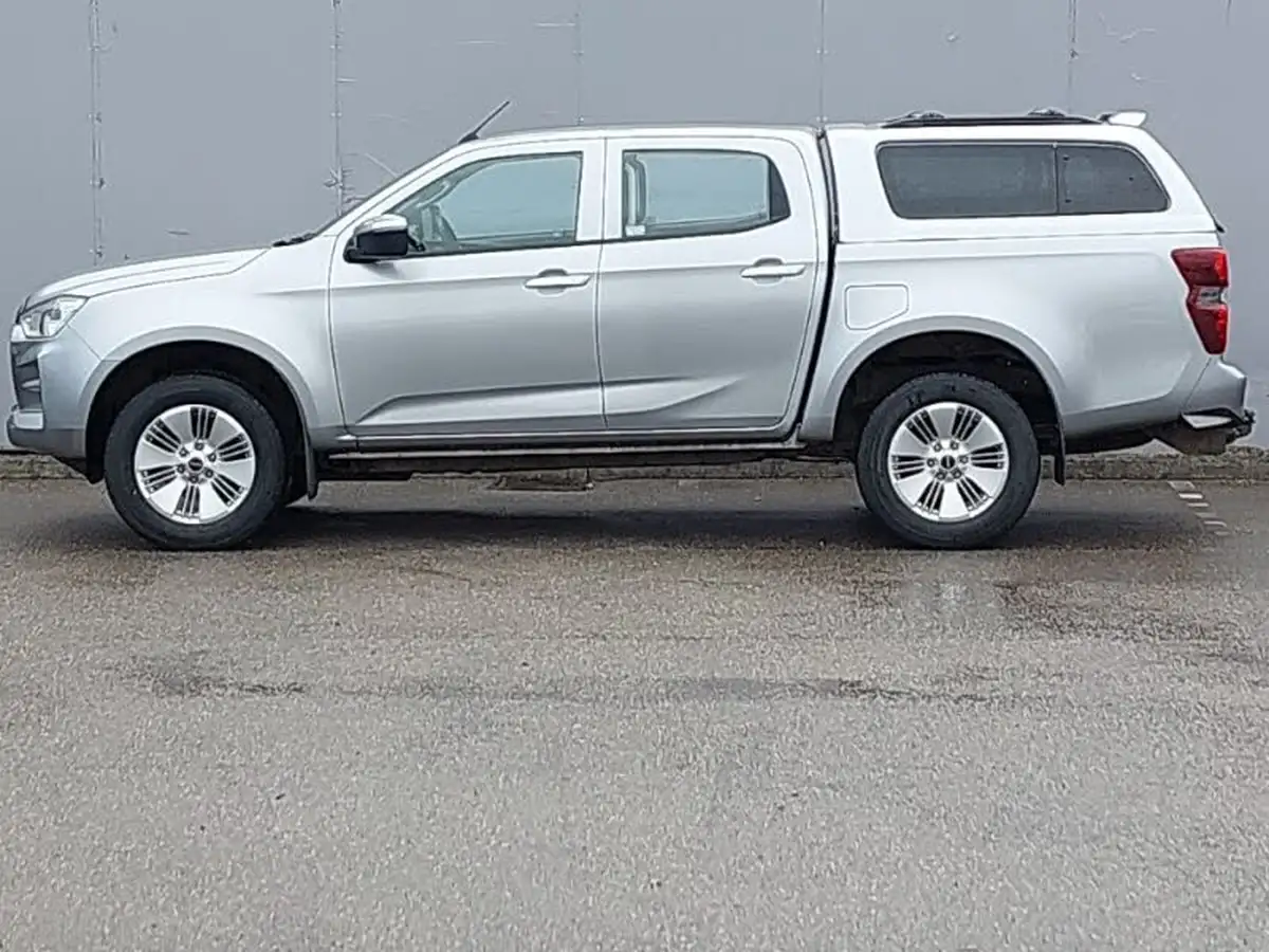 2022-isuzu-d-max-19td-dl20-double-pick-up-auto-big-3