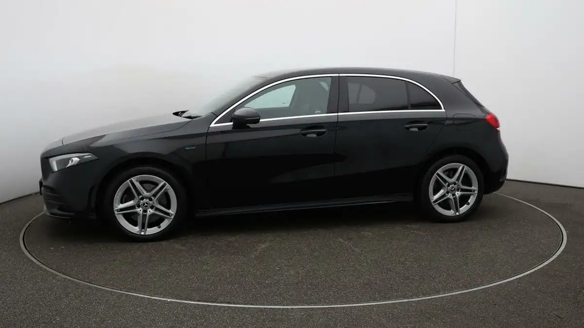 2021-mercedes-benz-a-class-13-a250e-amg-line-hatchback-5d-big-50