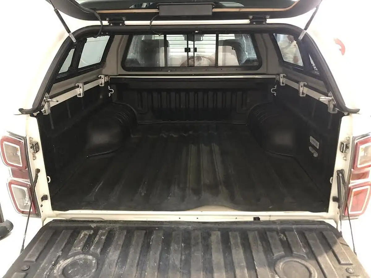 2022-isuzu-d-max-19td-v-cross-pickup-big-6