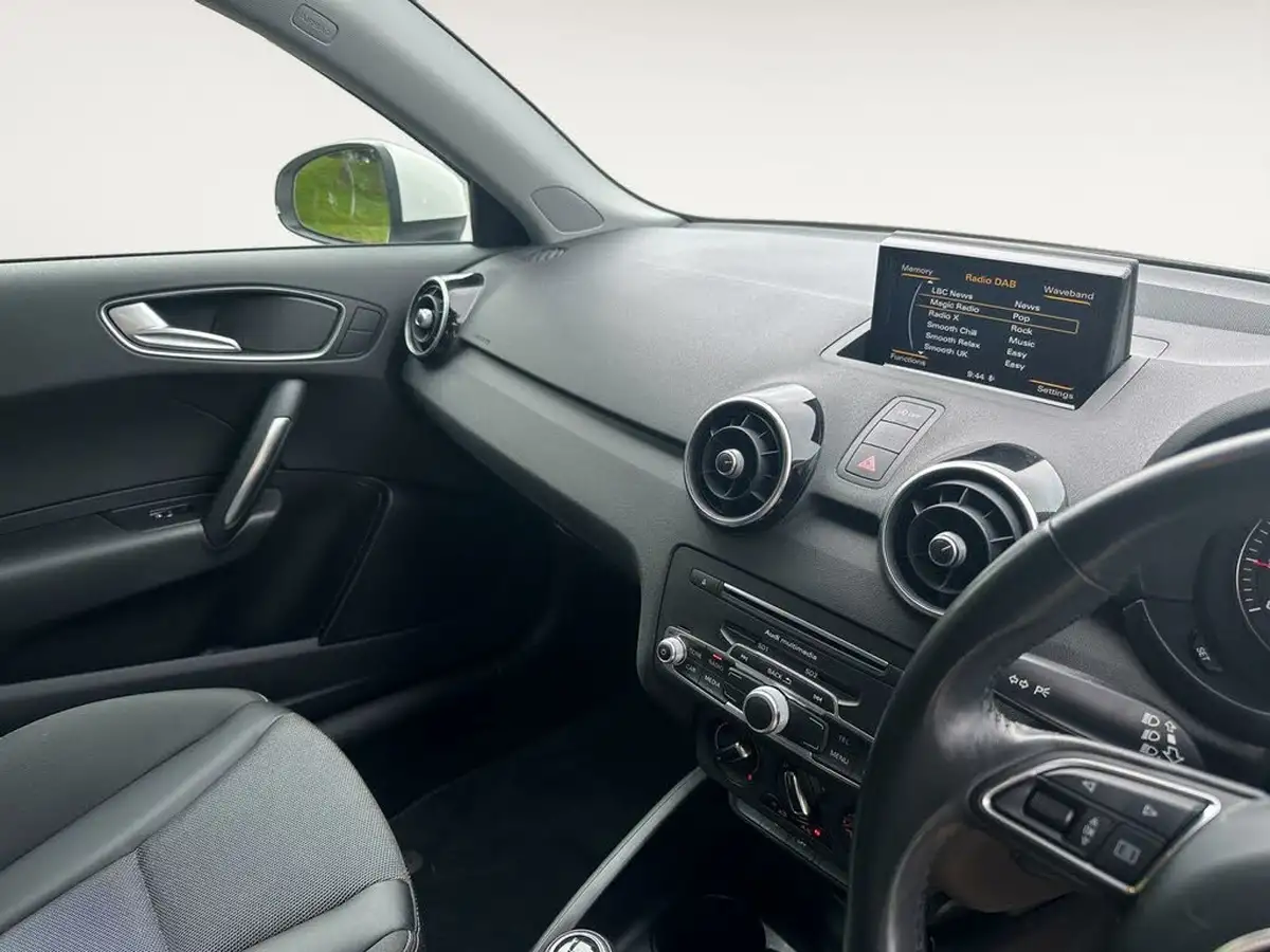 2018-audi-a1-14-tfsi-sport-nav-hatchback-3d-big-10