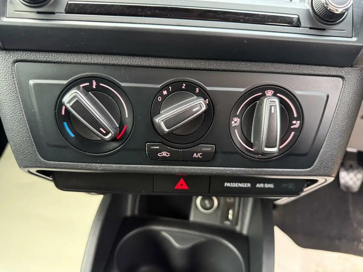 2016-seat-ibiza-12-tsi-fr-technology-110ps-sportcoupe-3d-big-30