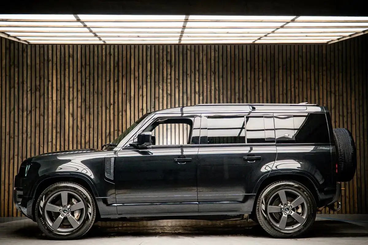 2023-land-rover-110-defender-30-d300-x-dynamic-hse-big-6