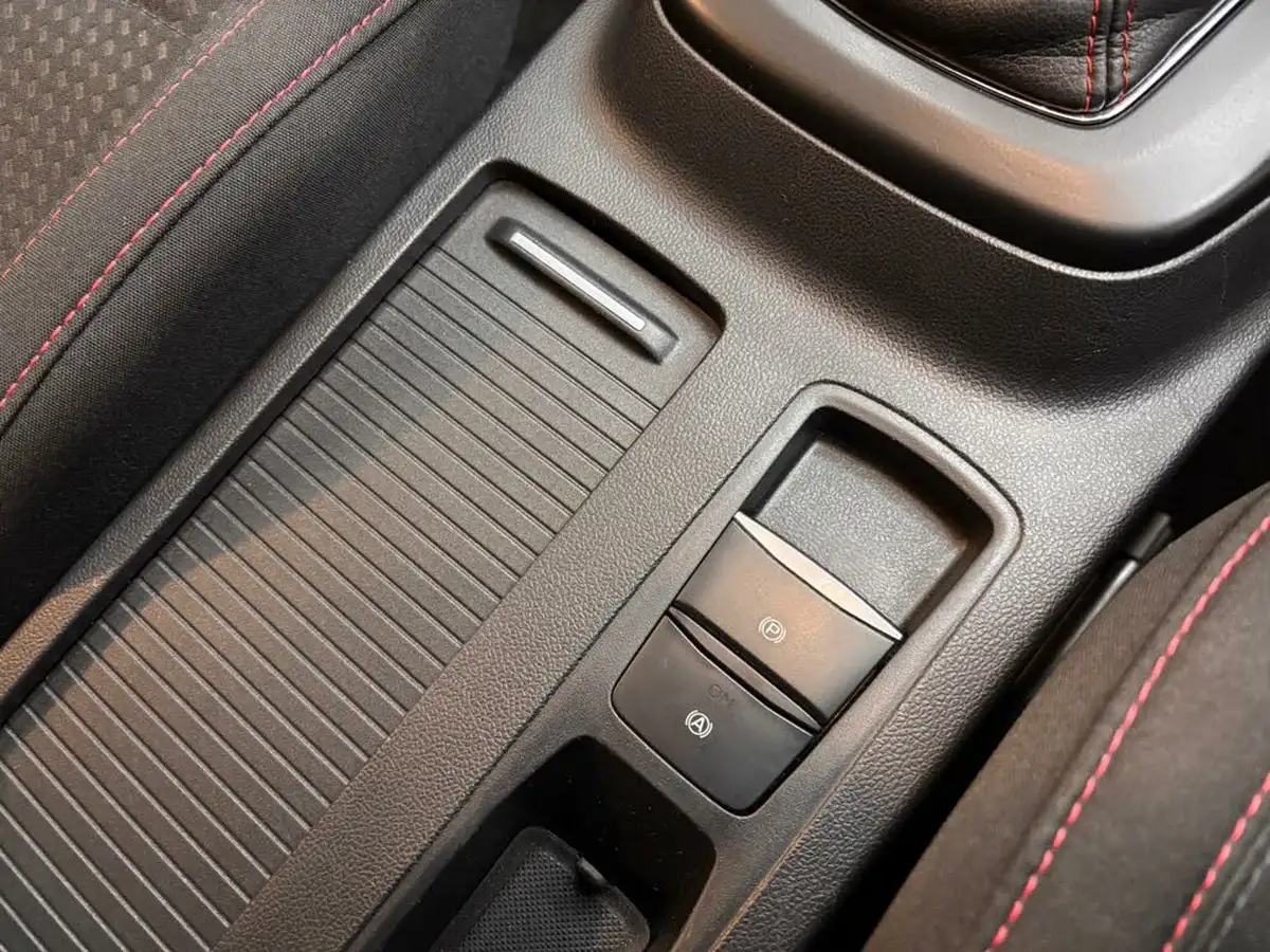 2023-ford-focus-10t-st-line-125ps-hatchback-big-25