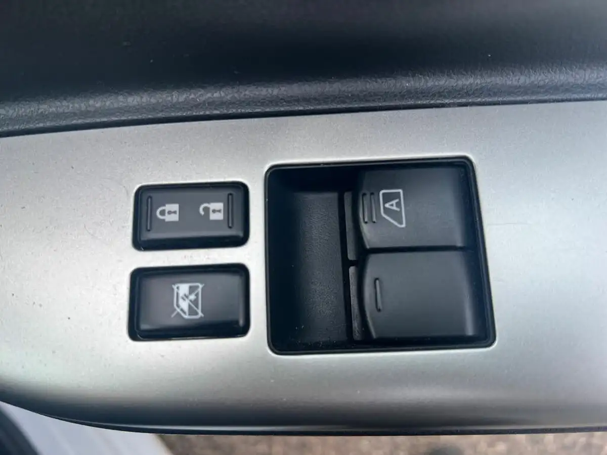 2015-nissan-micra-12-acenta-80ps-big-19