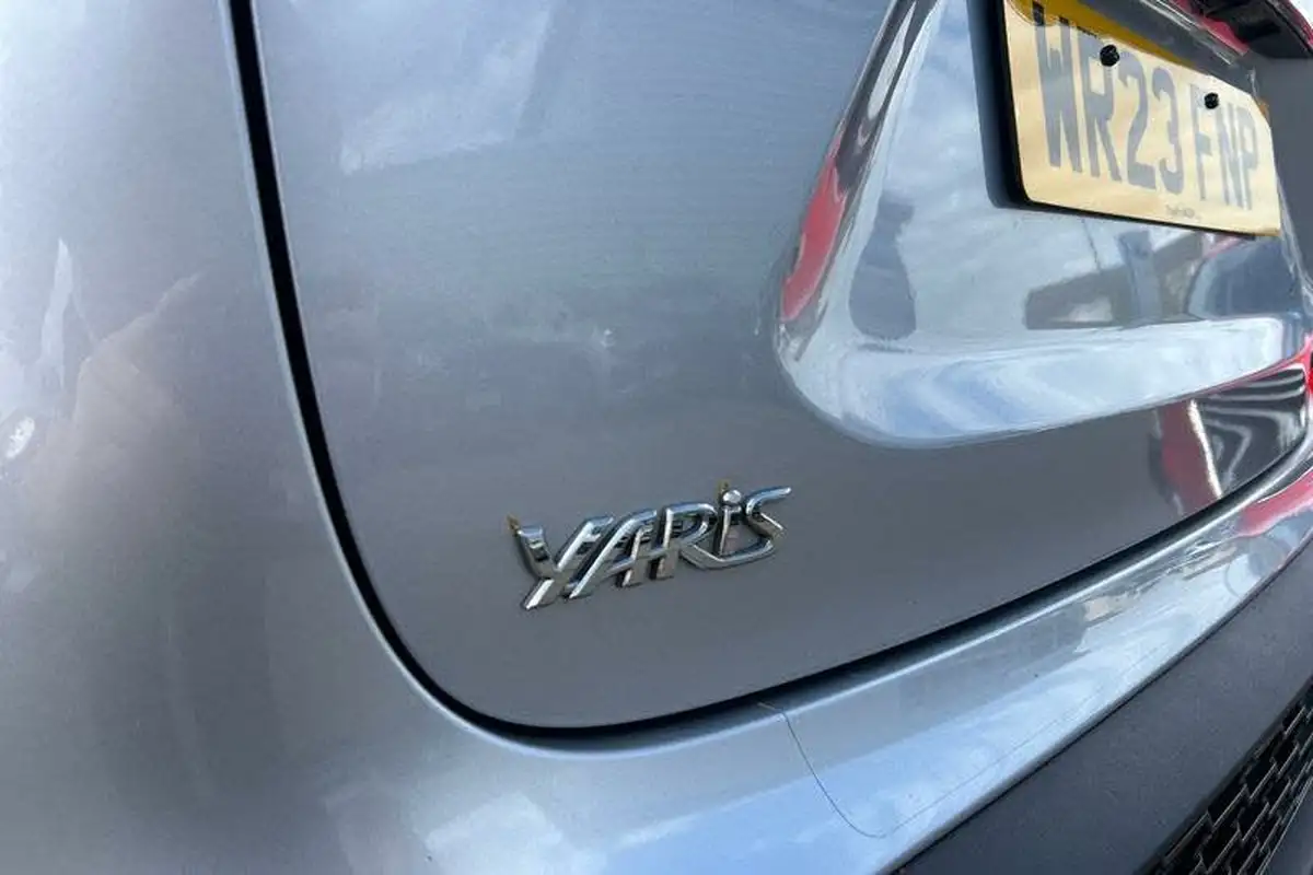 2023-toyota-yaris-cross-15-vvt-i-gr-sport-big-23