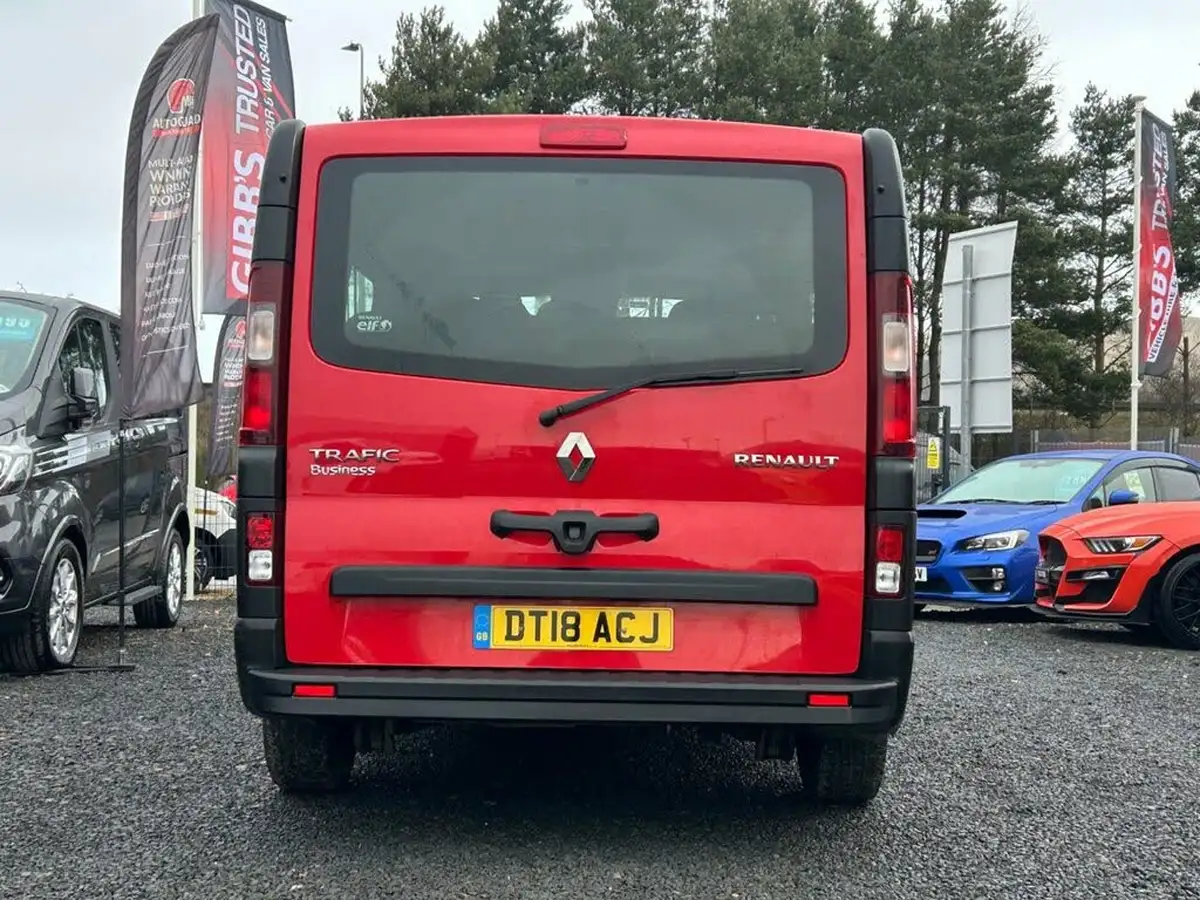 2018-renault-trafic-16dci-sl27-95-business-95-mini-bus-big-3