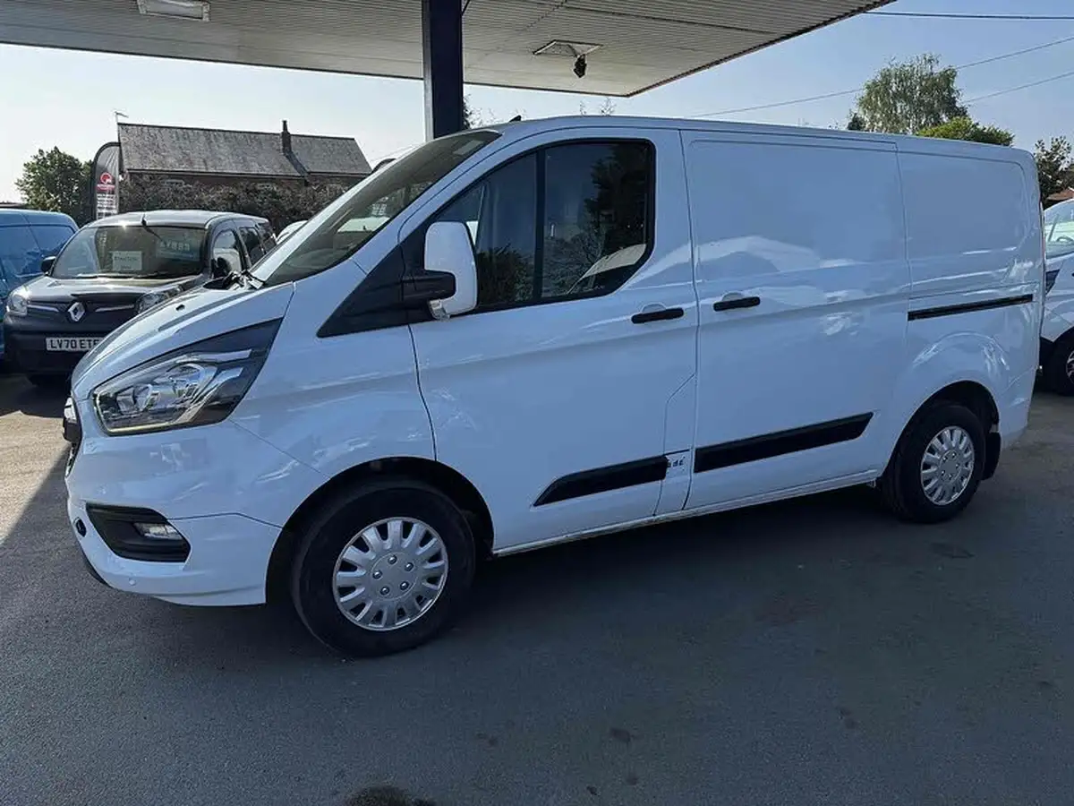 2020-ford-transit-custom-20tdci-300-l1h1-trend-130pseu6dt-panel-van-big-3