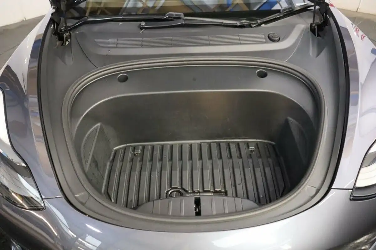 2021-tesla-model-3-e-long-range-awd-big-16