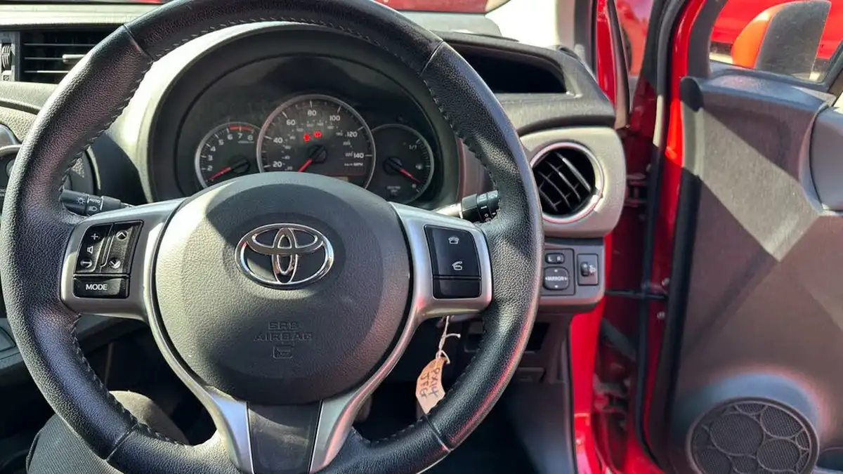 2014-toyota-yaris-10-icon-3d-big-8