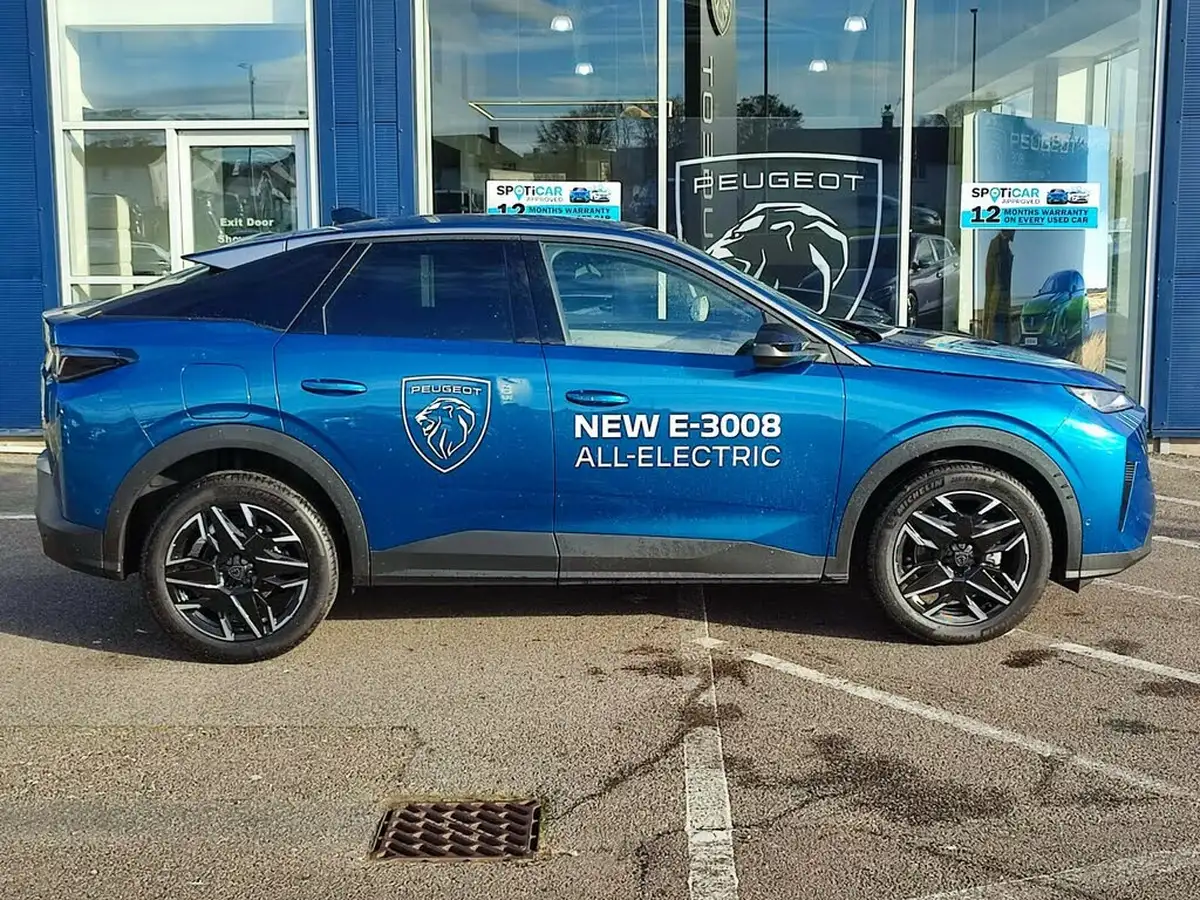 2024-peugeot-3008-suv-12-puretech-allure-136ps-hybrid-e-dsc6-big-5
