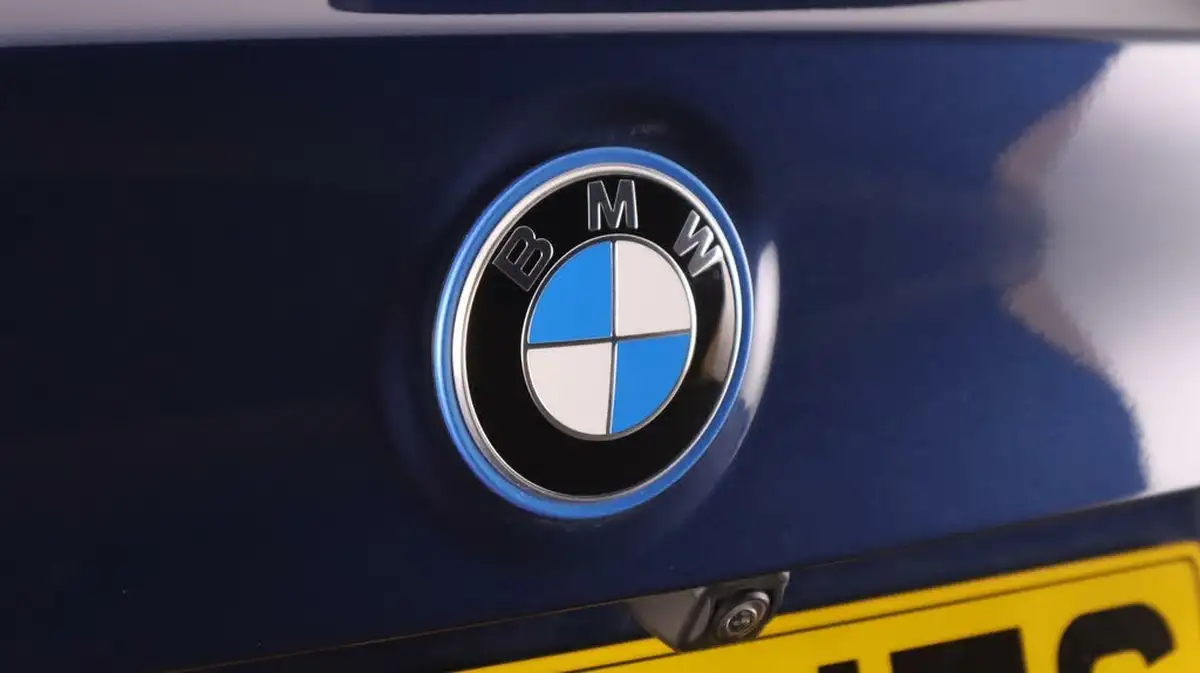 2022-bmw-ix3-e-premier-edition-big-20