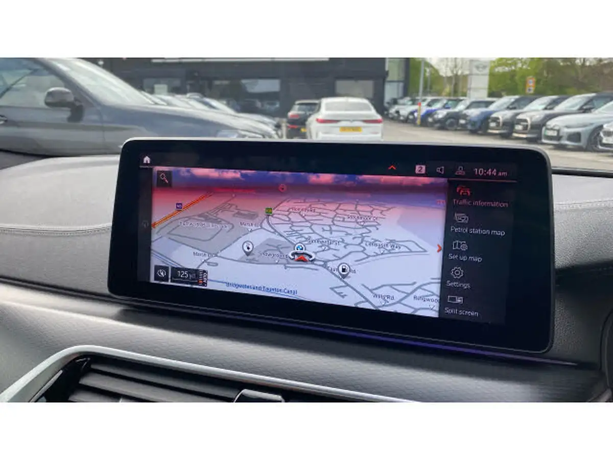 2022-bmw-5-series-20-530e-m-sport-saloon-4d-big-37