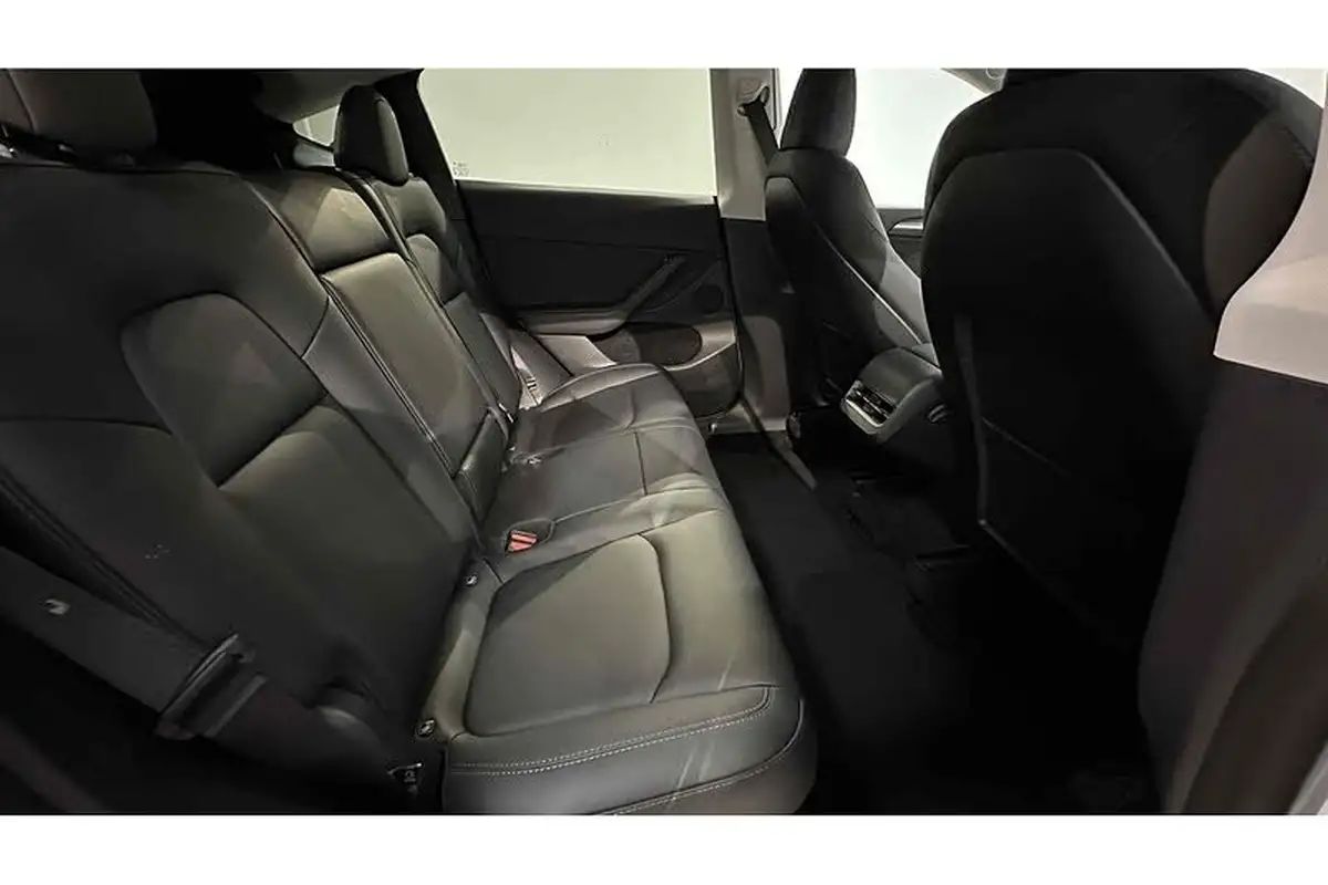 2023-tesla-model-y-e-rwd-big-23