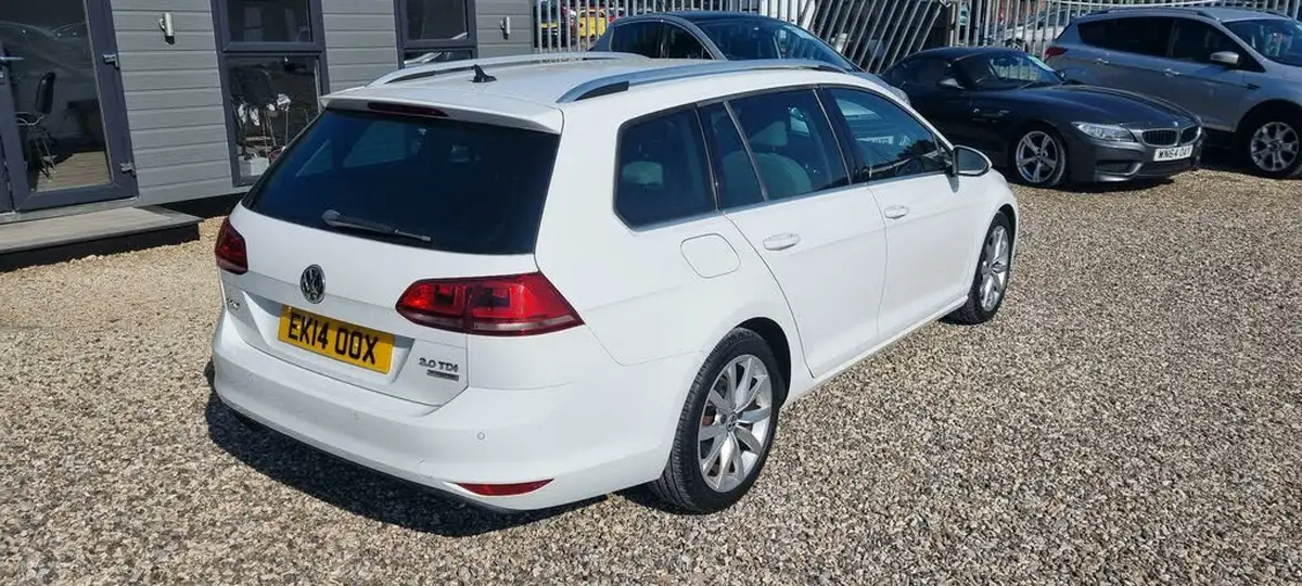2014-volkswagen-golf-20tdi-gt-estate-5d-dsg-big-5