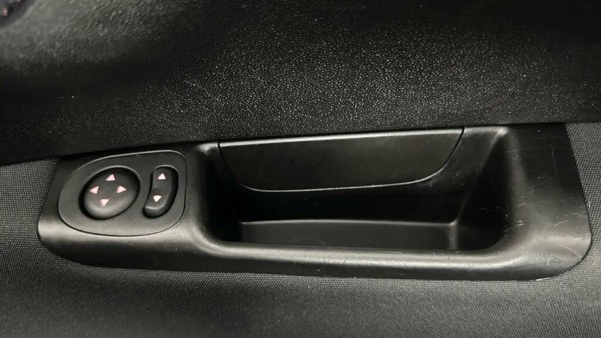 2021-fiat-500-10-lounge-big-21
