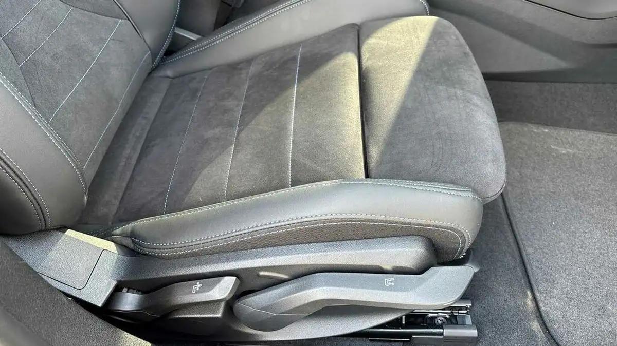 2024-bmw-1-series-15-120-m-sport-big-26