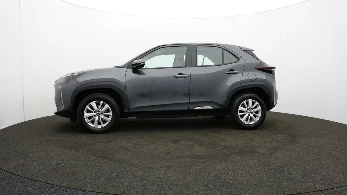 2024-toyota-yaris-cross-15-vvt-i-icon-big-59
