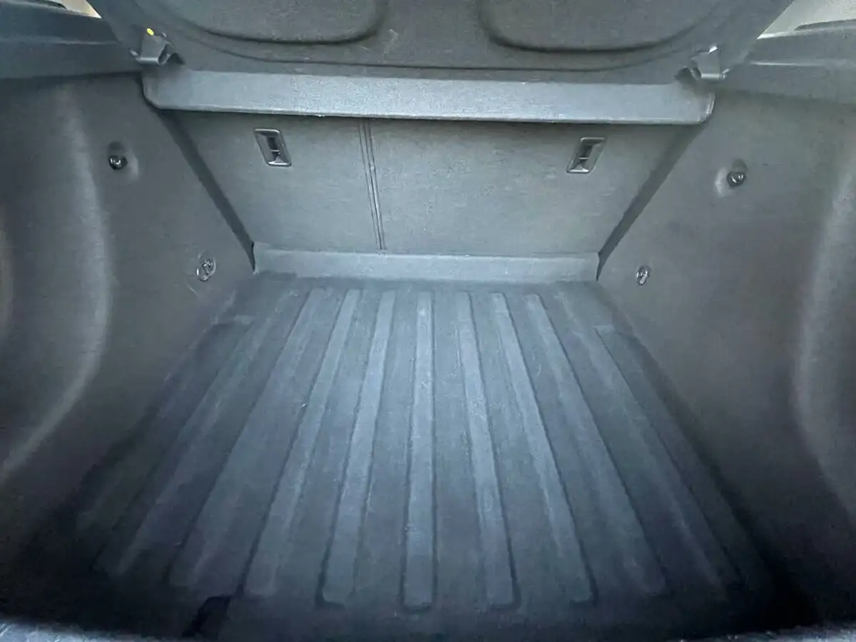 2012-chevrolet-cruze-18-ltz-auto-big-12