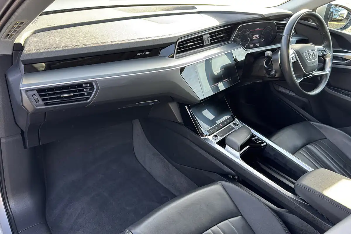 2022-audi-e-tron-55e-technik-station-wagon-big-9