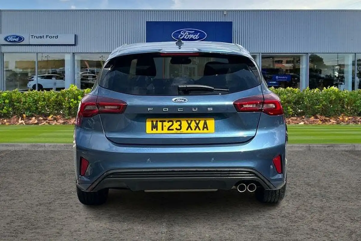 2023-ford-focus-10t-st-line-125ps-hatchback-big-6