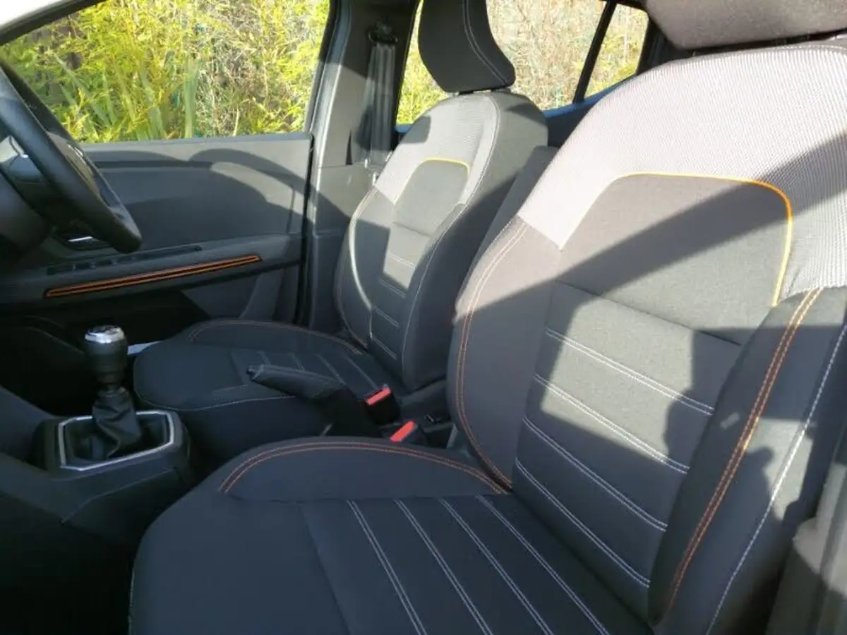 2022-dacia-sandero-stepway-10-tce-comfort-90bhp-big-4