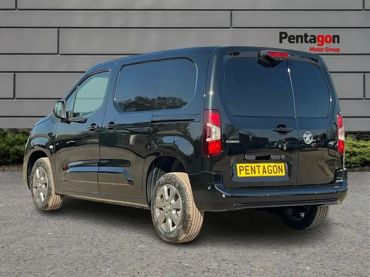 2025-vauxhall-combo-15cdti-pro-130pseu6d-big-1