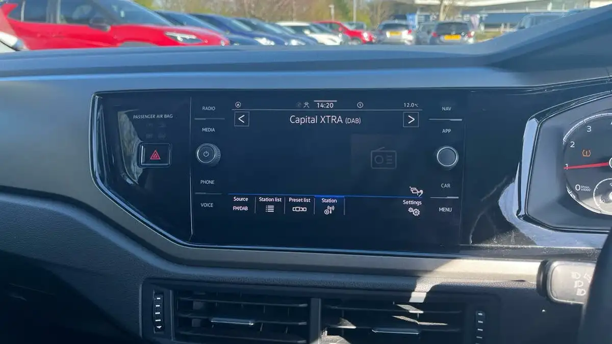 2021-volkswagen-polo-10-tsi-match-big-28