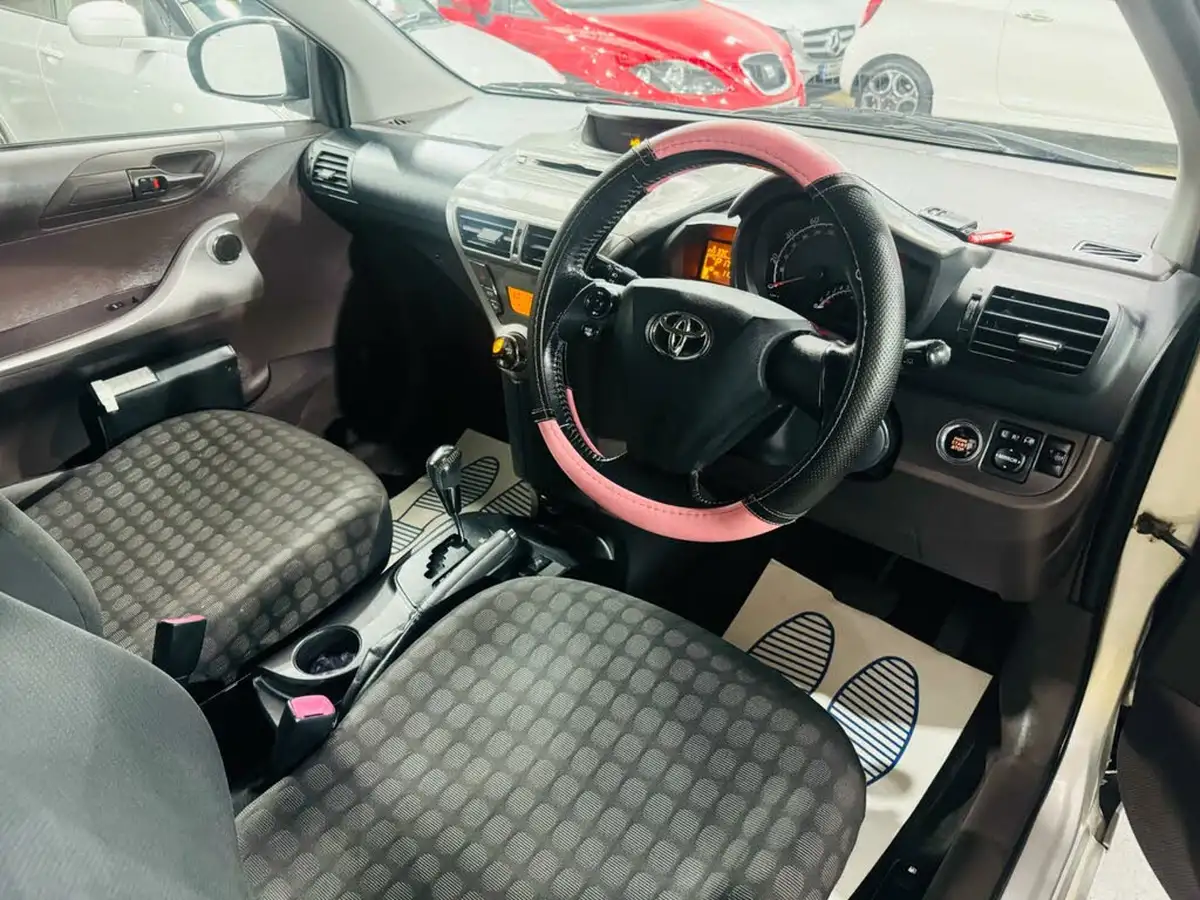 2009-toyota-iq-10-2-multidrive-big-8