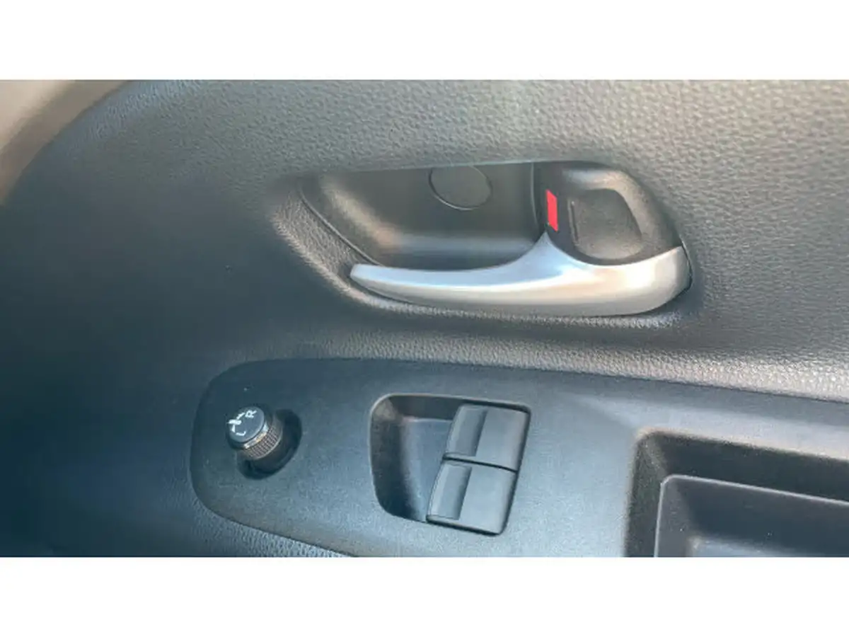 2024-toyota-aygo-x-10-vvt-i-exclusive-big-24