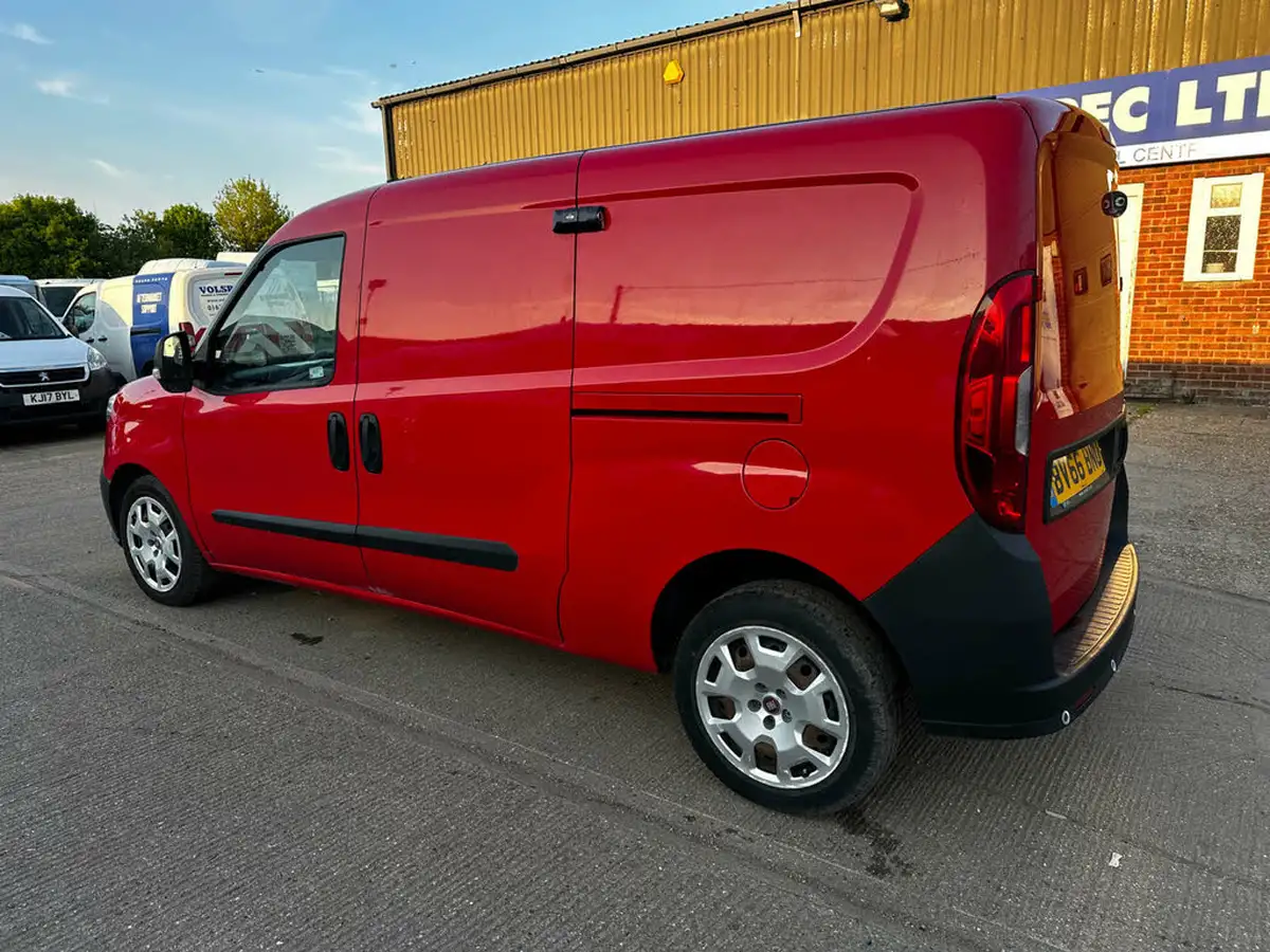 2015-fiat-doblo-cargo-16td-105eu-v-l1-refrigerated-van-big-6