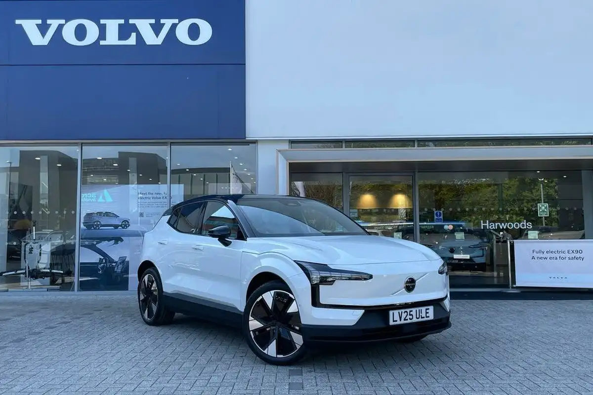 2025-volvo-ex30-e-single-motor-ultra-big-0