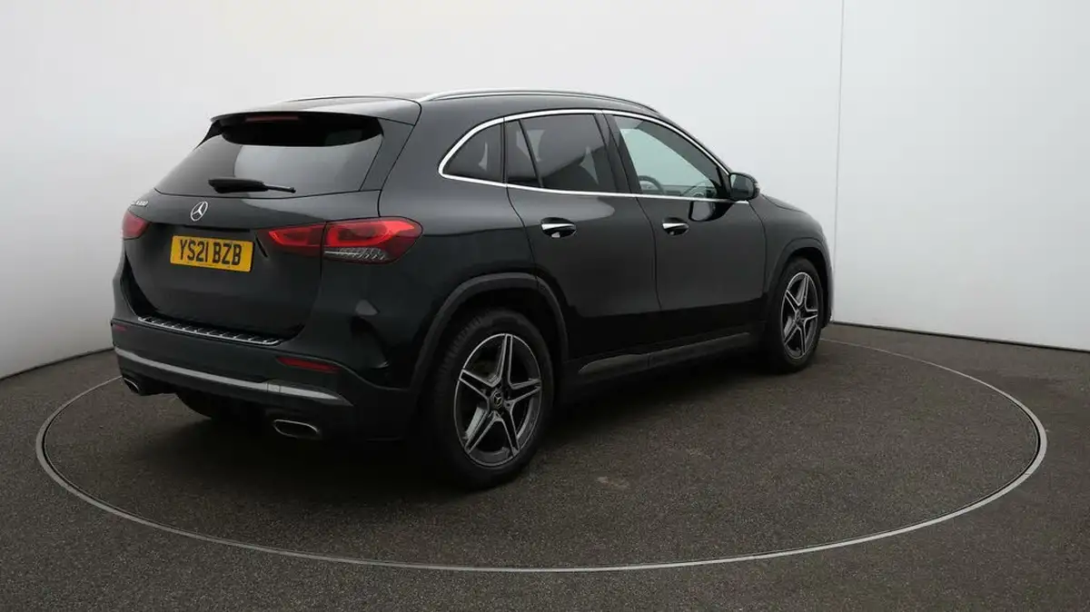 2021-mercedes-benz-gla-class-13-gla-180-amg-line-premium-plus-1332cc-big-7
