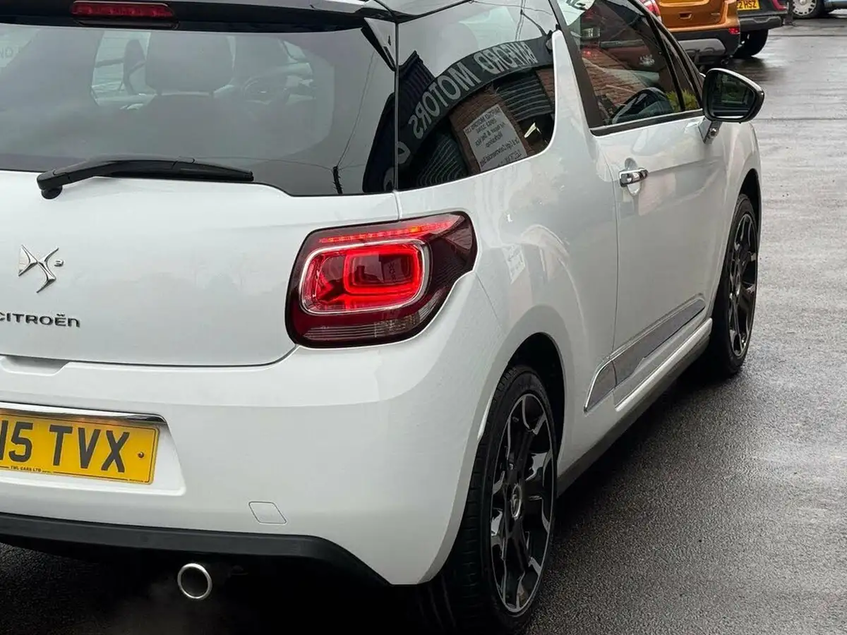 2015-citroen-ds3-12-dstyle-plus-big-9