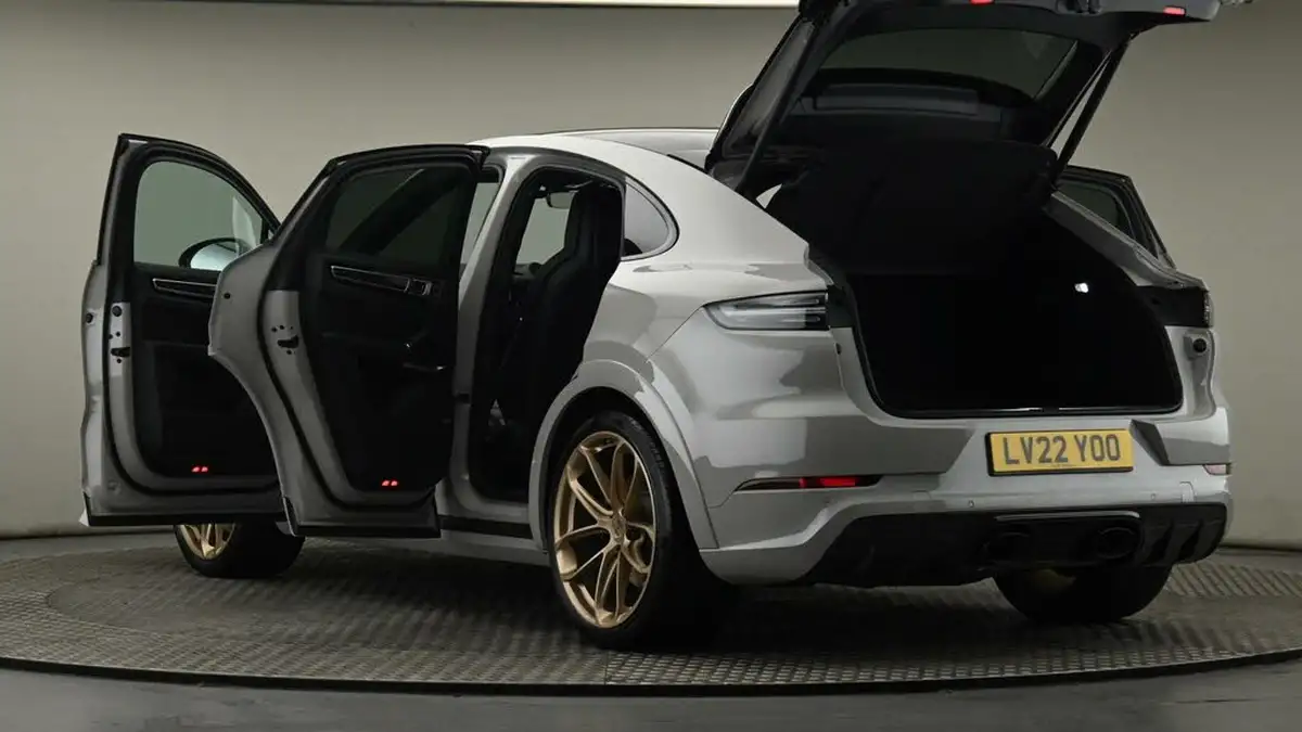 2022-porsche-cayenne-40-v8-turbo-coupe-big-35