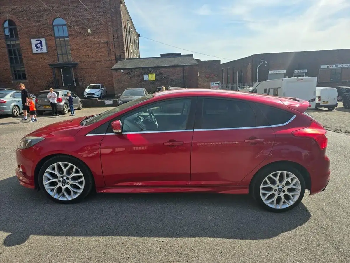 2013-ford-focus-10-zetec-s-hatchback-big-7