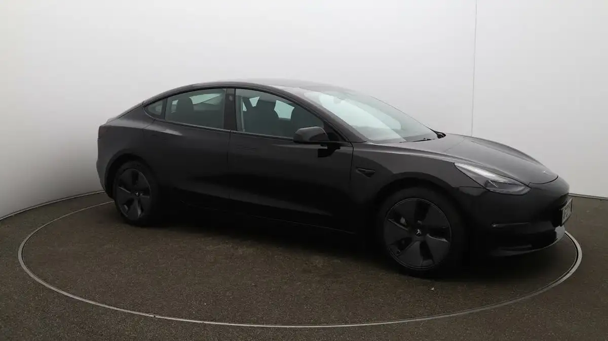 2022-tesla-model-3-e-long-range-big-36