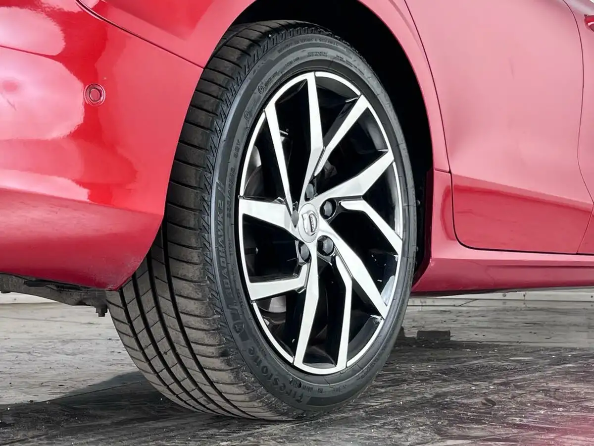 2019-volvo-v60-20td-d4-momentum-plus-geartronic-big-8