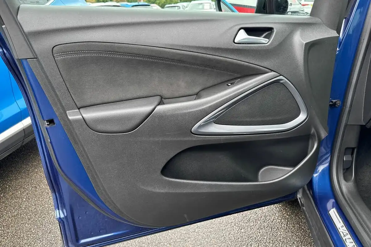 2022-vauxhall-crossland-12-ultimate-130ps-big-15