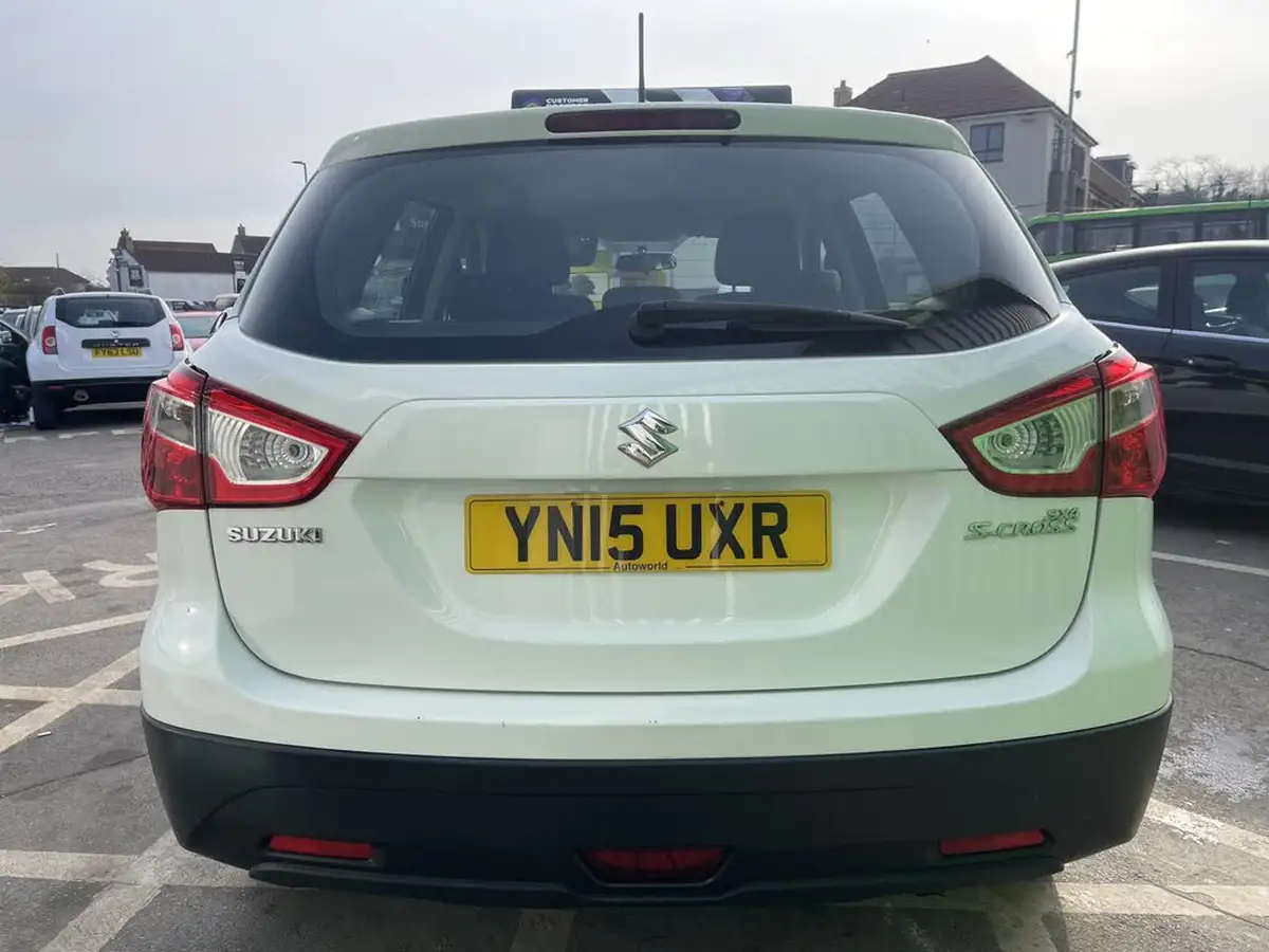 2015-suzuki-s-cross-16-sz3-big-5