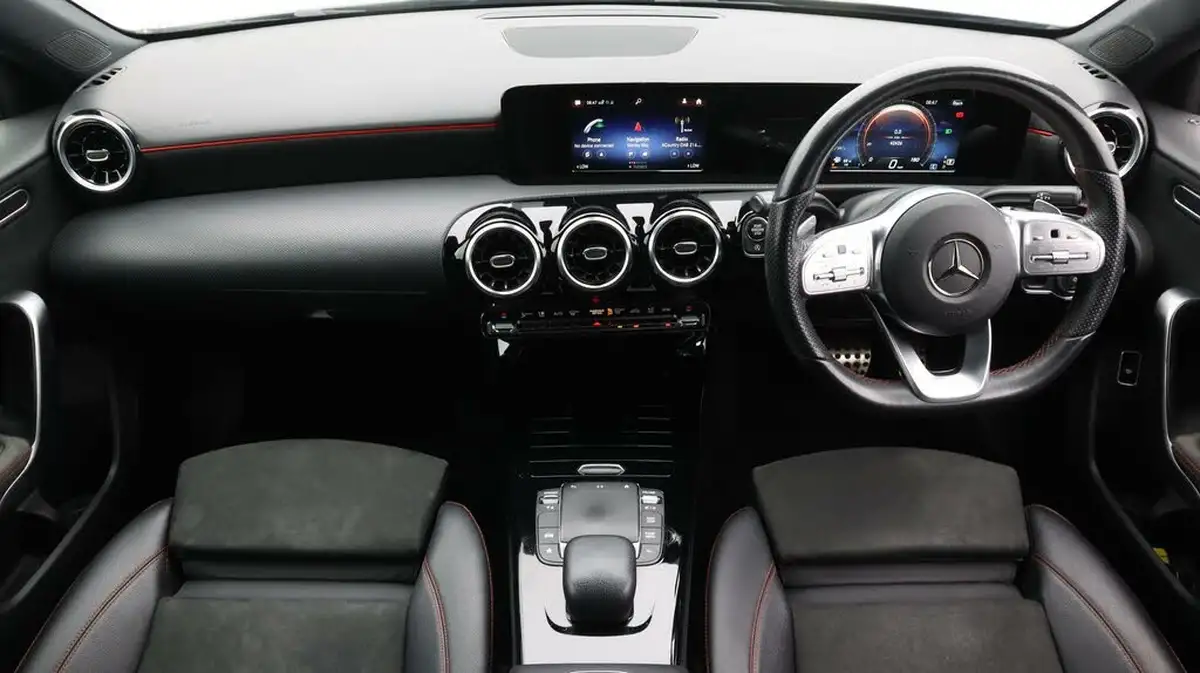 2020-mercedes-benz-a-class-15d-a180d-amg-line-saloon-4d-7g-dct-big-13