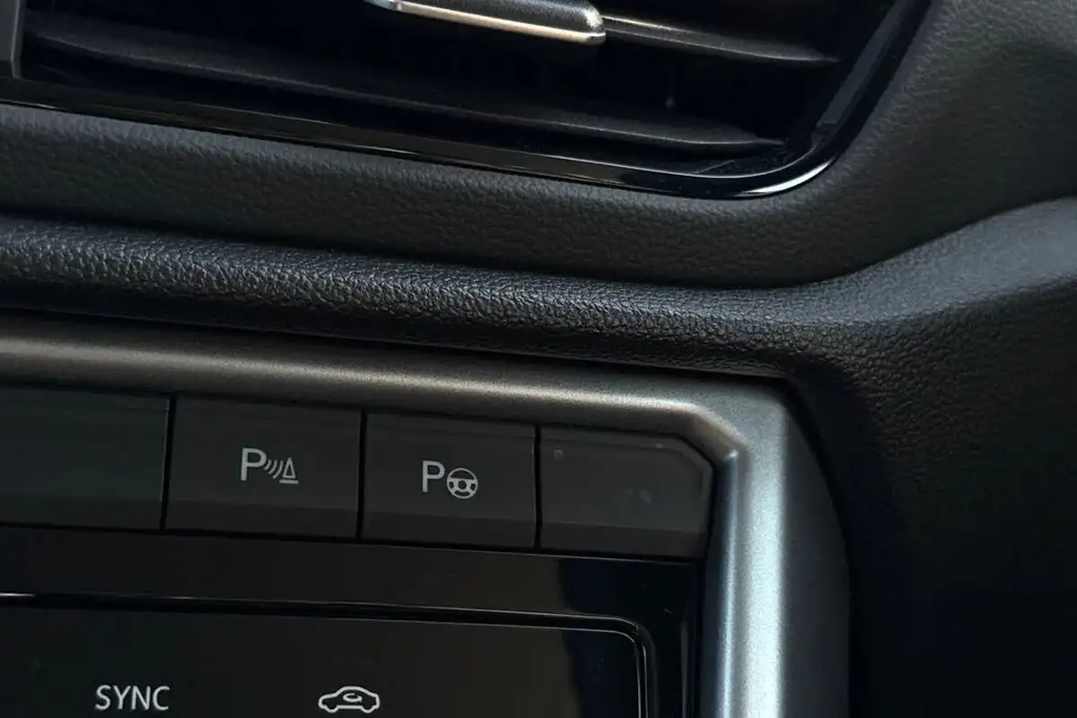 2022-volkswagen-t-roc-10-tsi-life-big-45
