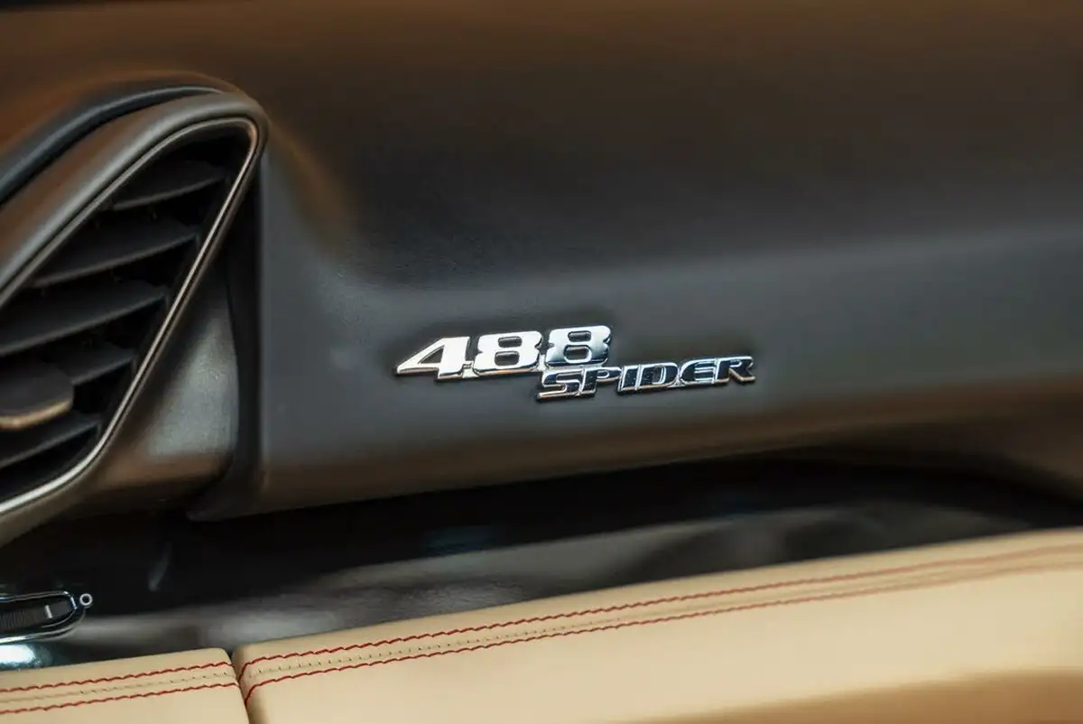 2017-ferrari-488-39-488-spider-big-16