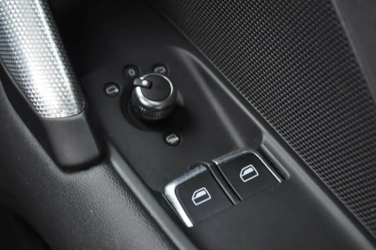 2015-audi-tt-coupe-20-tfsi-sport-ss-big-18