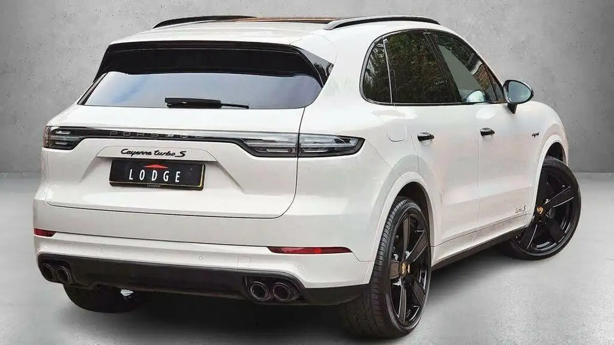 2020-porsche-cayenne-40-v8-turbo-s-e-hybrid-station-wagon-big-6
