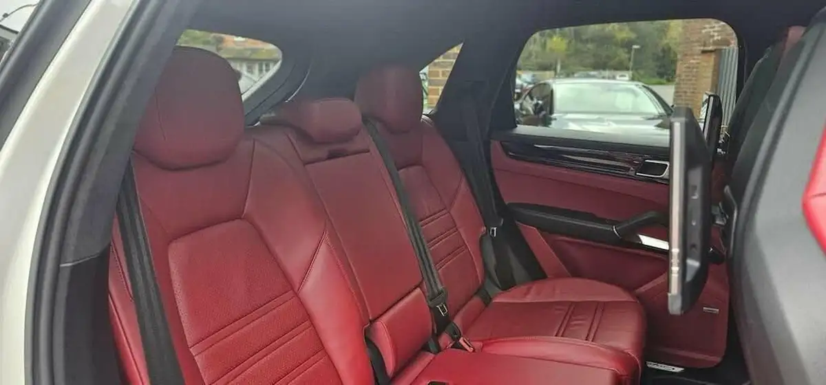 2020-porsche-cayenne-40-v8-turbo-s-e-hybrid-station-wagon-big-29