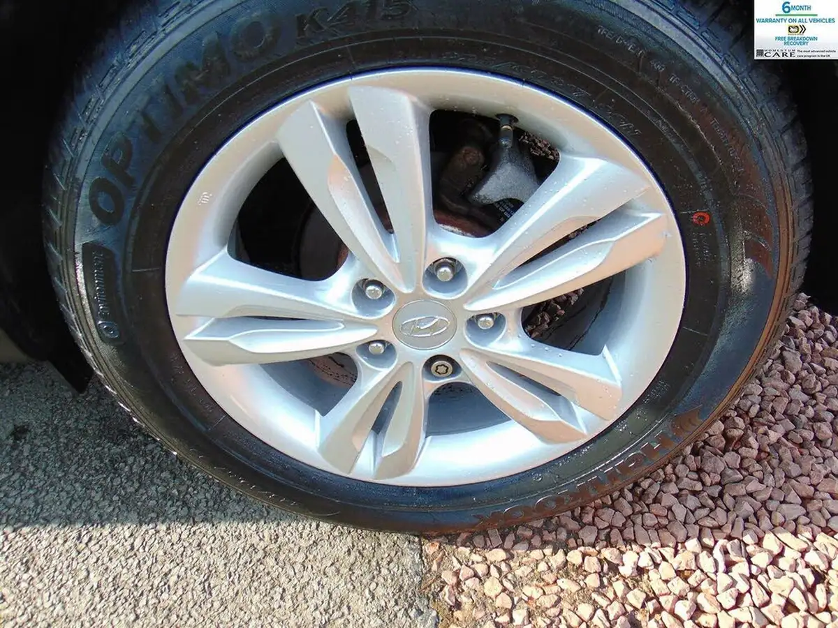 2011-hyundai-ix35-17td-premium-big-18