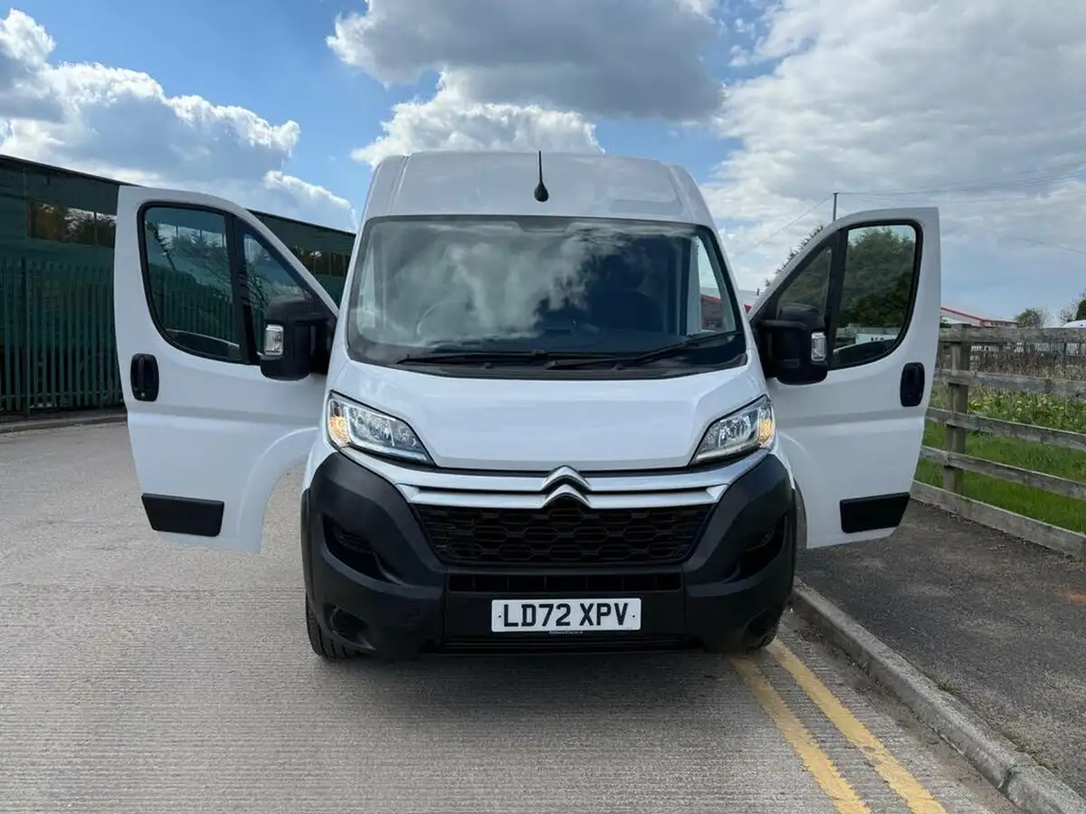 2022-citroen-relay-22bluehdi-35-l2h2-enterprise-big-17