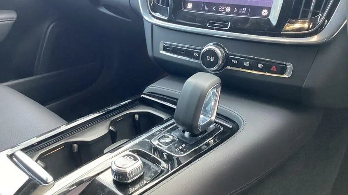 2024-volvo-v90-20-t6-plus-345bhp-dark-big-16
