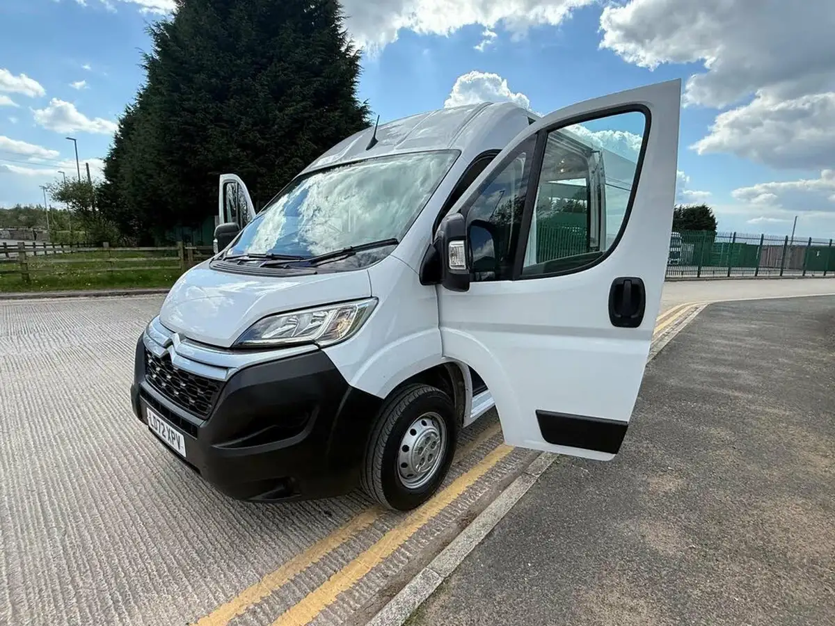 2022-citroen-relay-22bluehdi-35-l2h2-enterprise-big-41